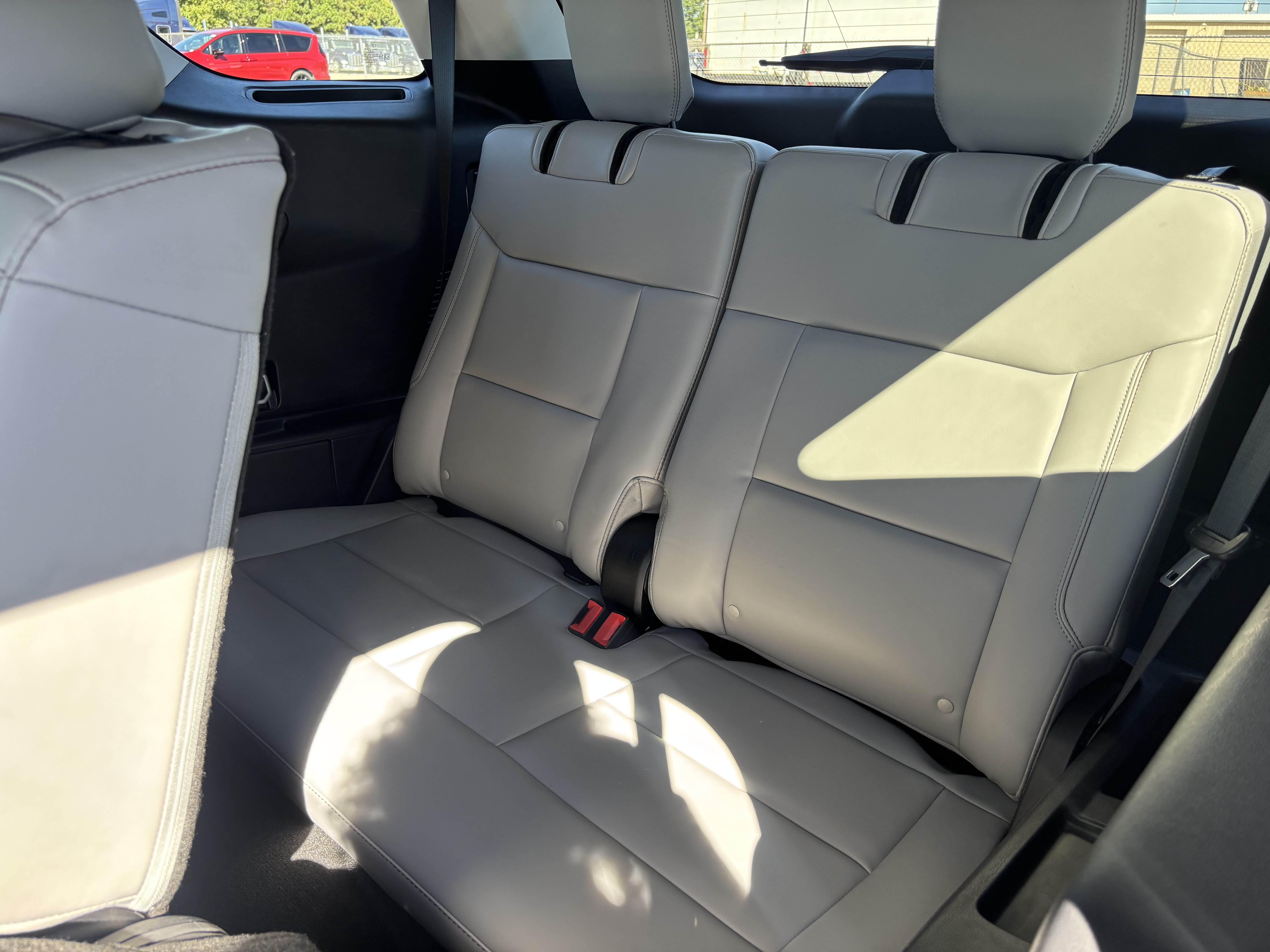 Used 2025 Ford Explorer Active w/ Active Comfort Package AWD/4WD image 28