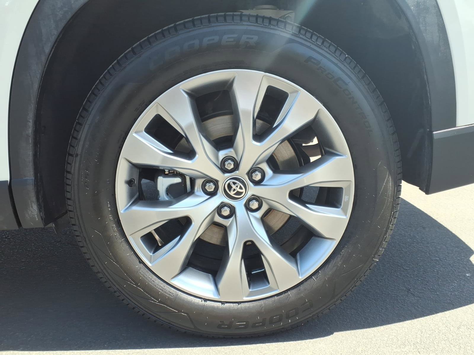Used 2024 Toyota Grand Highlander FWD image 8