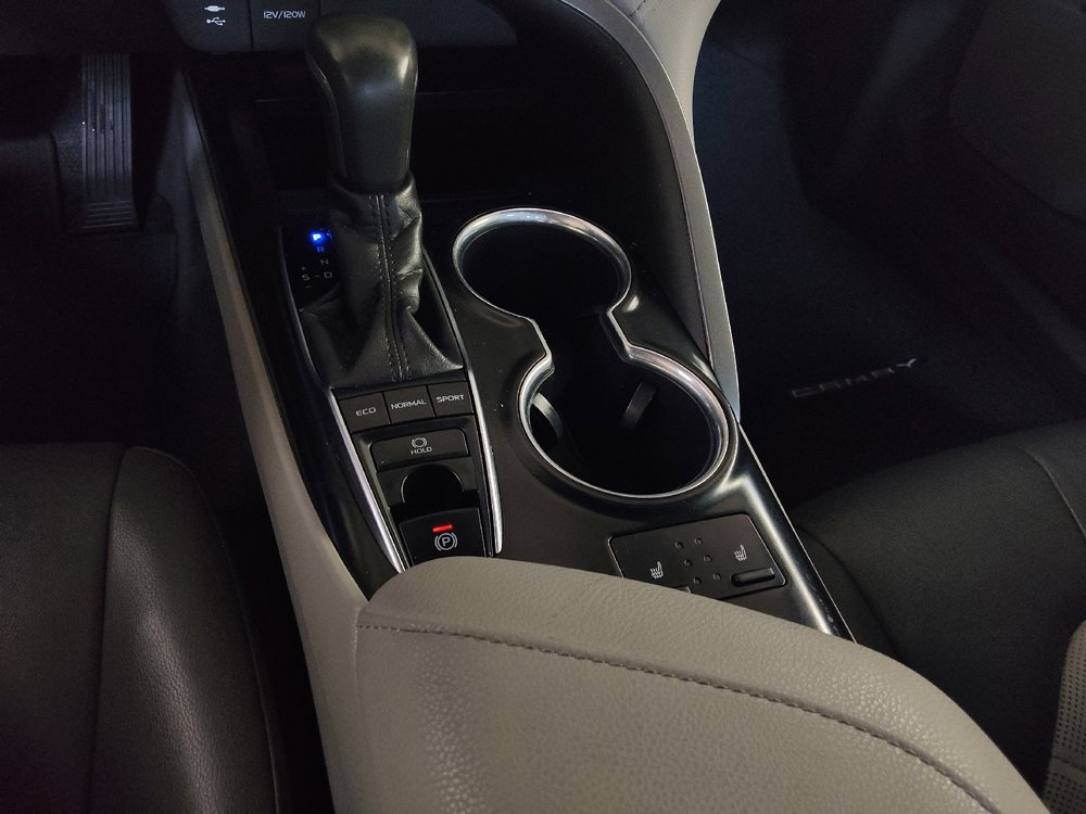 Used 2018 Toyota Camry XLE FWD image 26