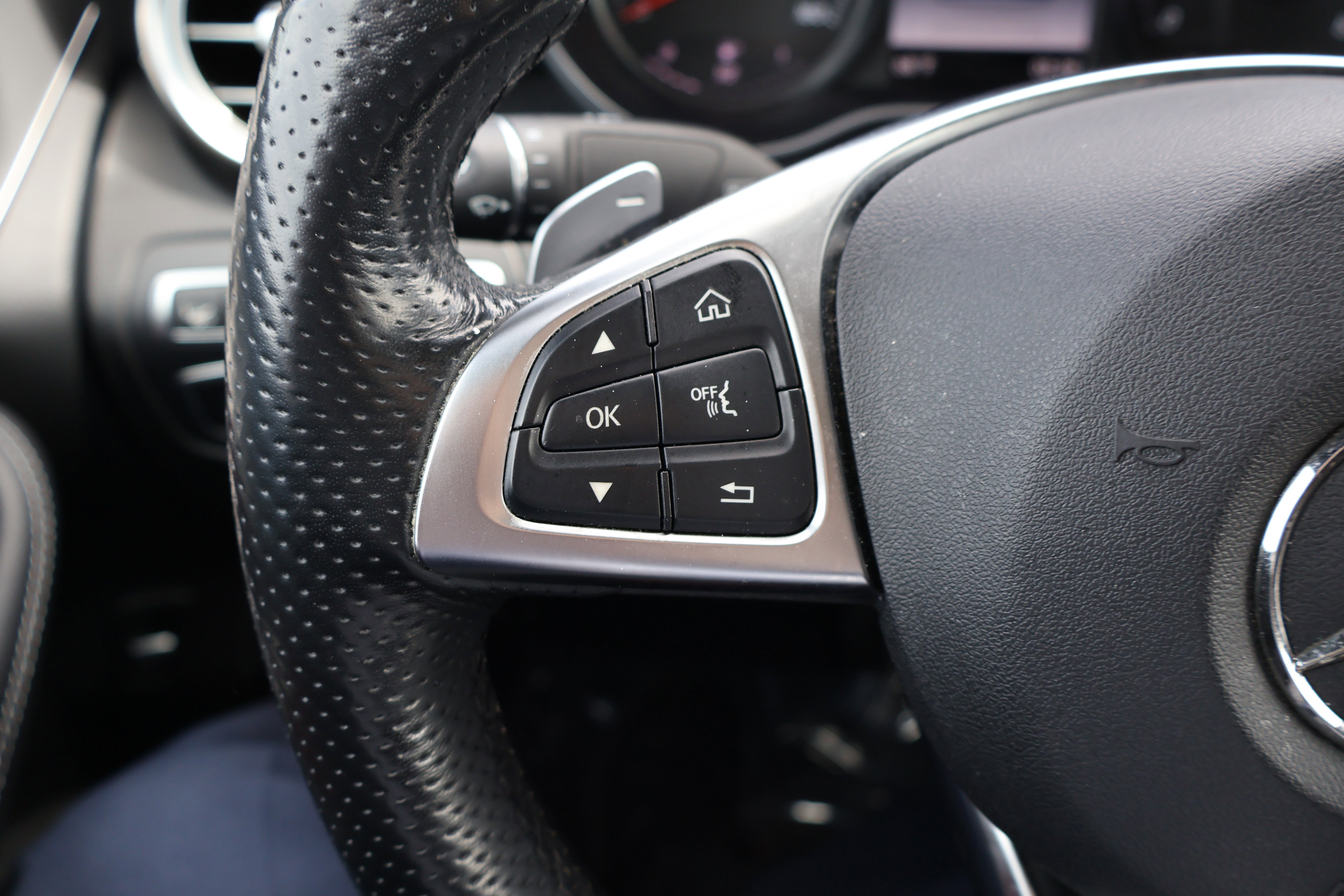 Used 2019 Mercedes-Benz GLC 300 4MATIC Coupe image 32