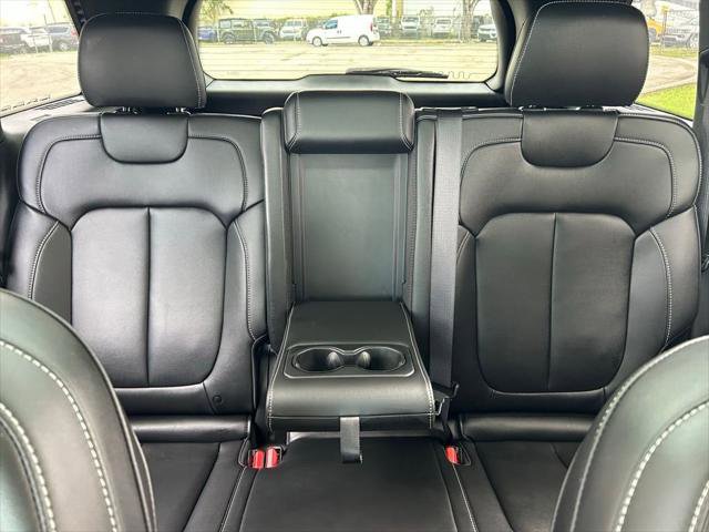 Certified 2025 Jeep Grand Cherokee Limited w/ MOPAR Finishing Package image 15