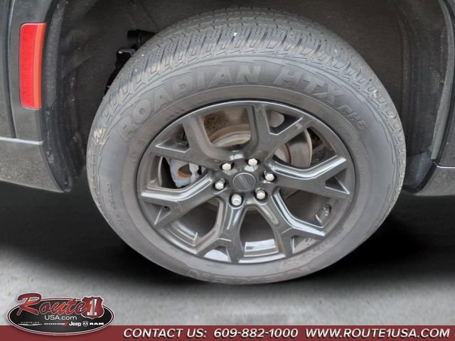 Used 2025 Jeep Wagoneer Series II AWD/4WD image 18