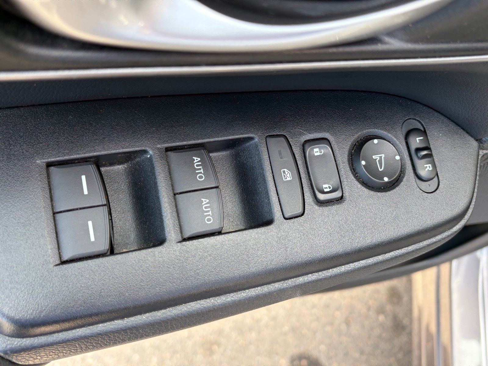 Used 2018 Honda CR-V EX-L image 15