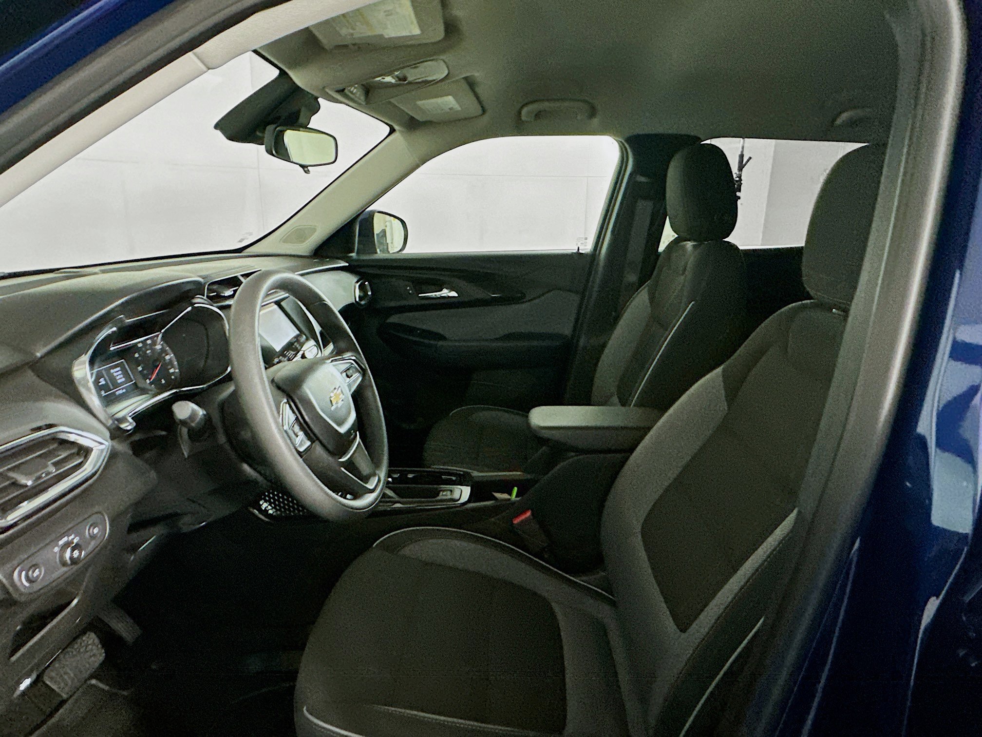Used 2023 Chevrolet TrailBlazer LT FWD image 13