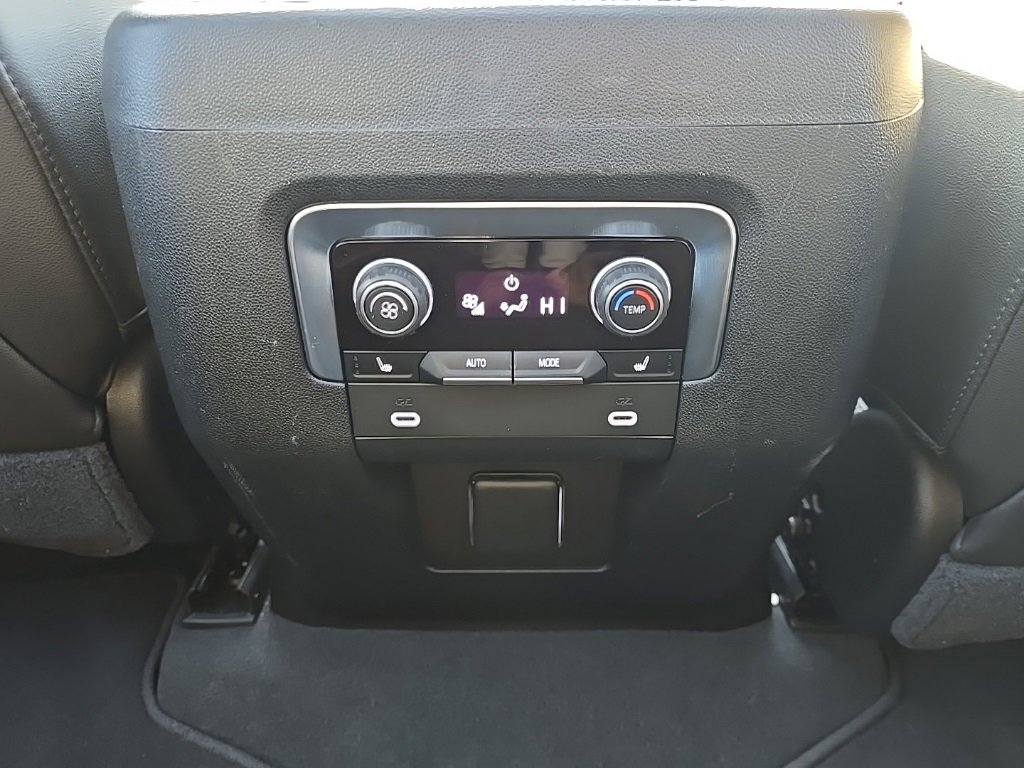 Used 2021 Chevrolet Tahoe Premier w/ Premium Package image 26