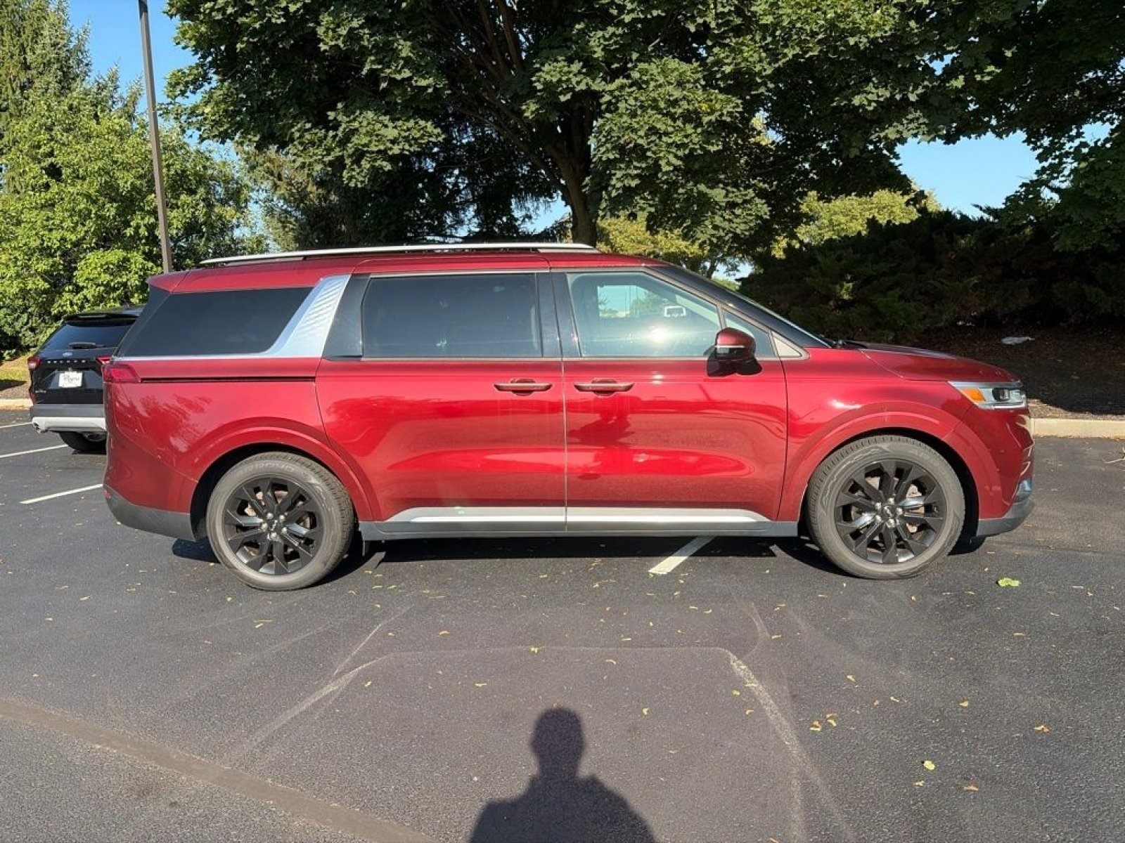 Used 2022 Kia Carnival SX FWD image 4