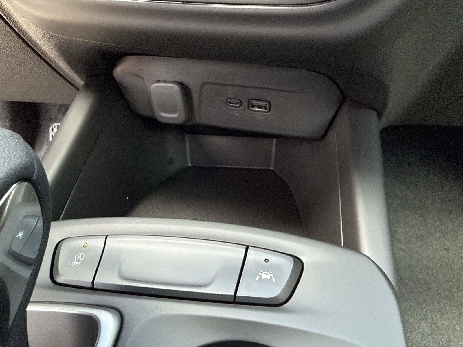 New 2026 Chevrolet Trax RS w/ Sunroof Package FWD image 27