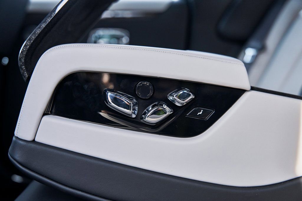 Used 2025 Rolls-Royce Ghost Black Badge image 58