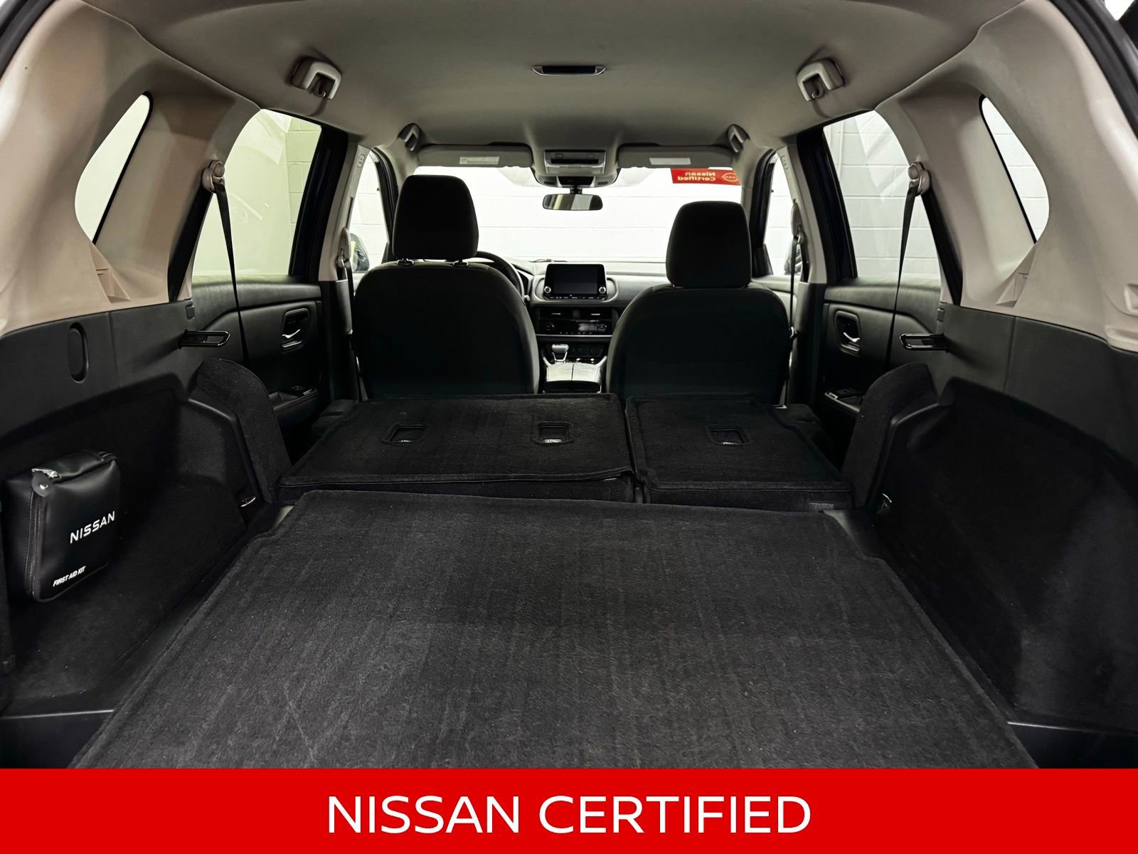 Certified 2025 Nissan Rogue SV image 41