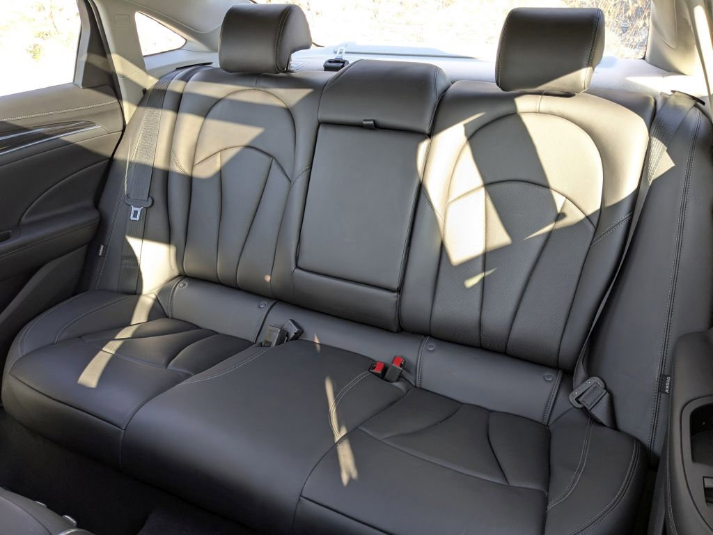 Used 2018 Buick LaCrosse Premium w/ Driver Confidence Package #2 image 30