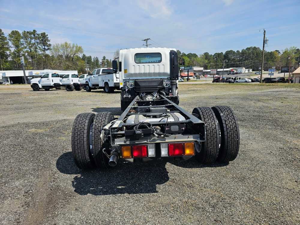 New 2025 Chevrolet Low Cab Forward RWD image 4