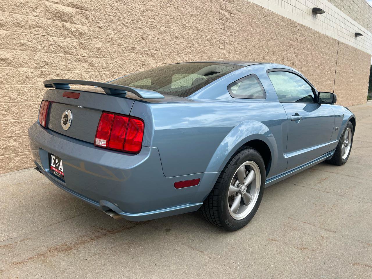 Used 2005 Ford Mustang GT Premium RWD image 5