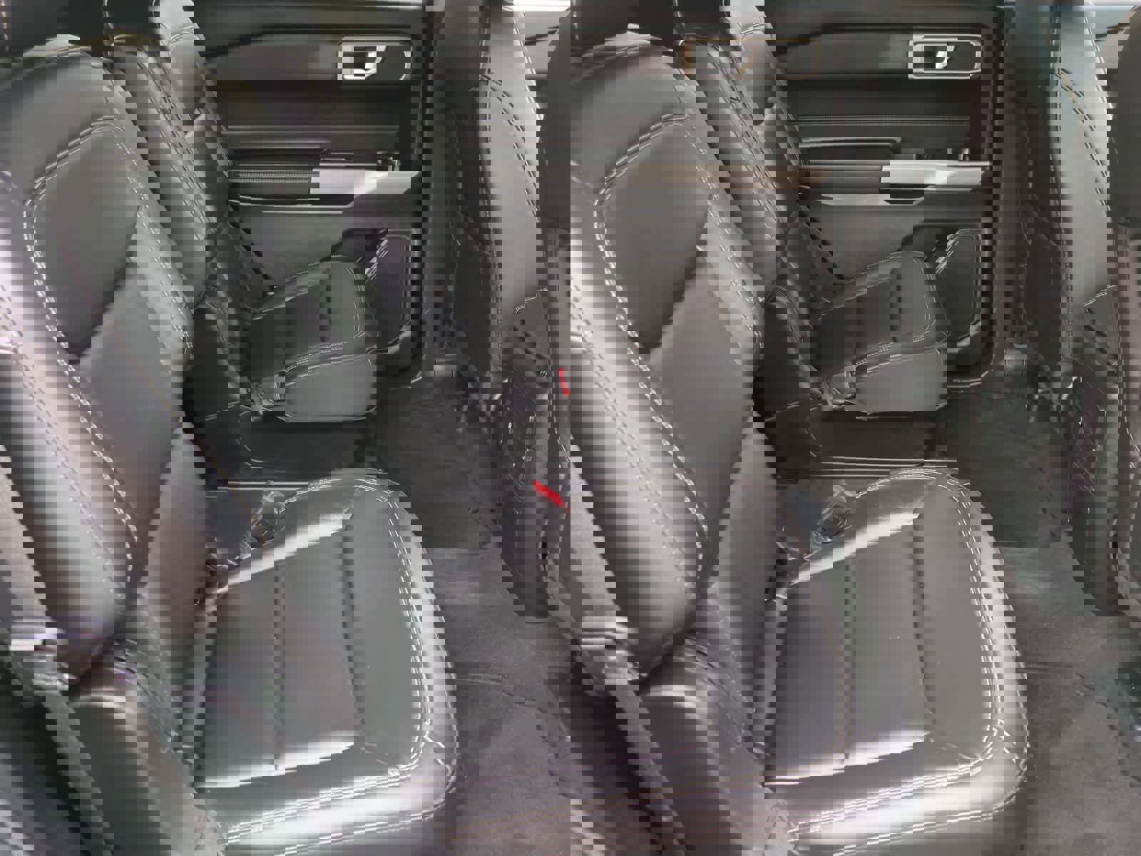 Used 2024 Ford Explorer XLT w/ Equipment Group 202A AWD/4WD image 20