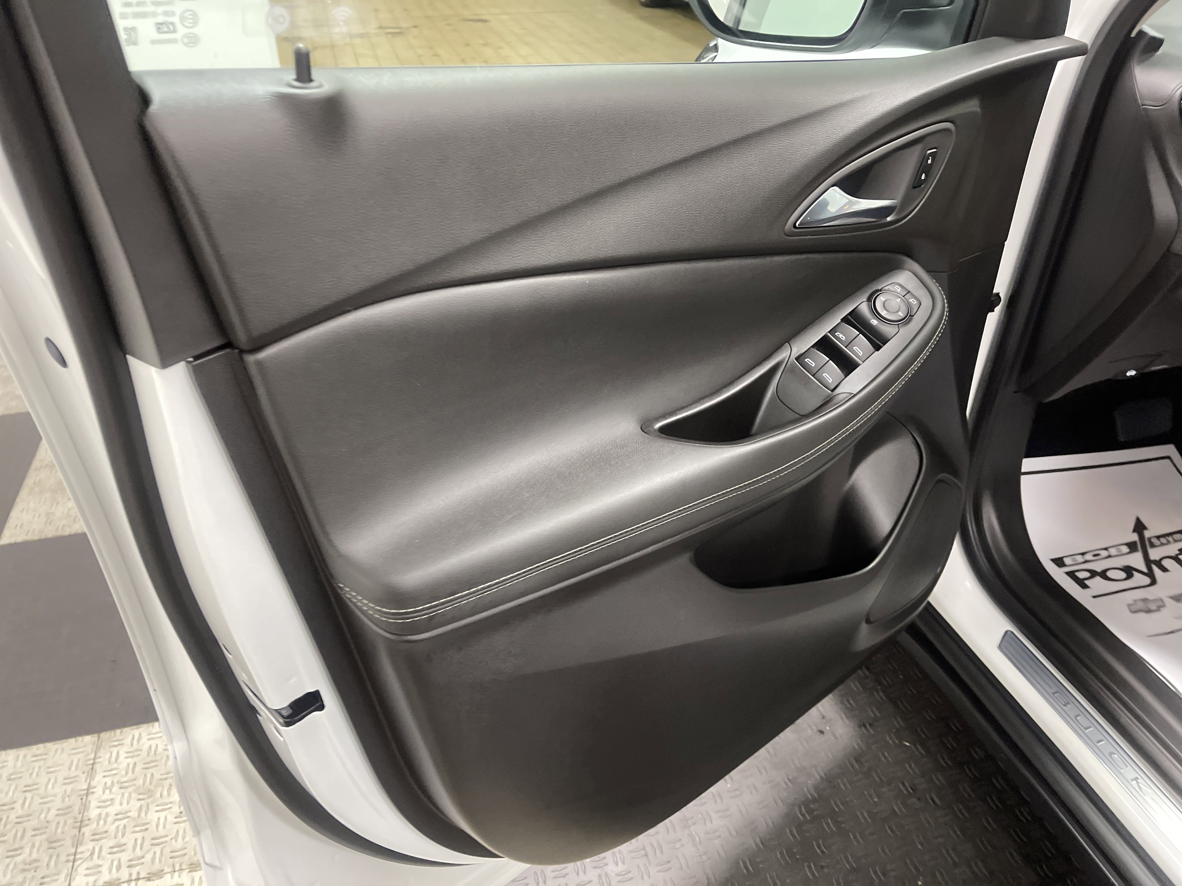Used 2023 Buick Encore GX Preferred w/ Cold Weather Comfort Package FWD image 10