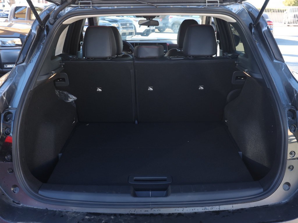 New 2026 Nissan Kicks SR FWD image 16