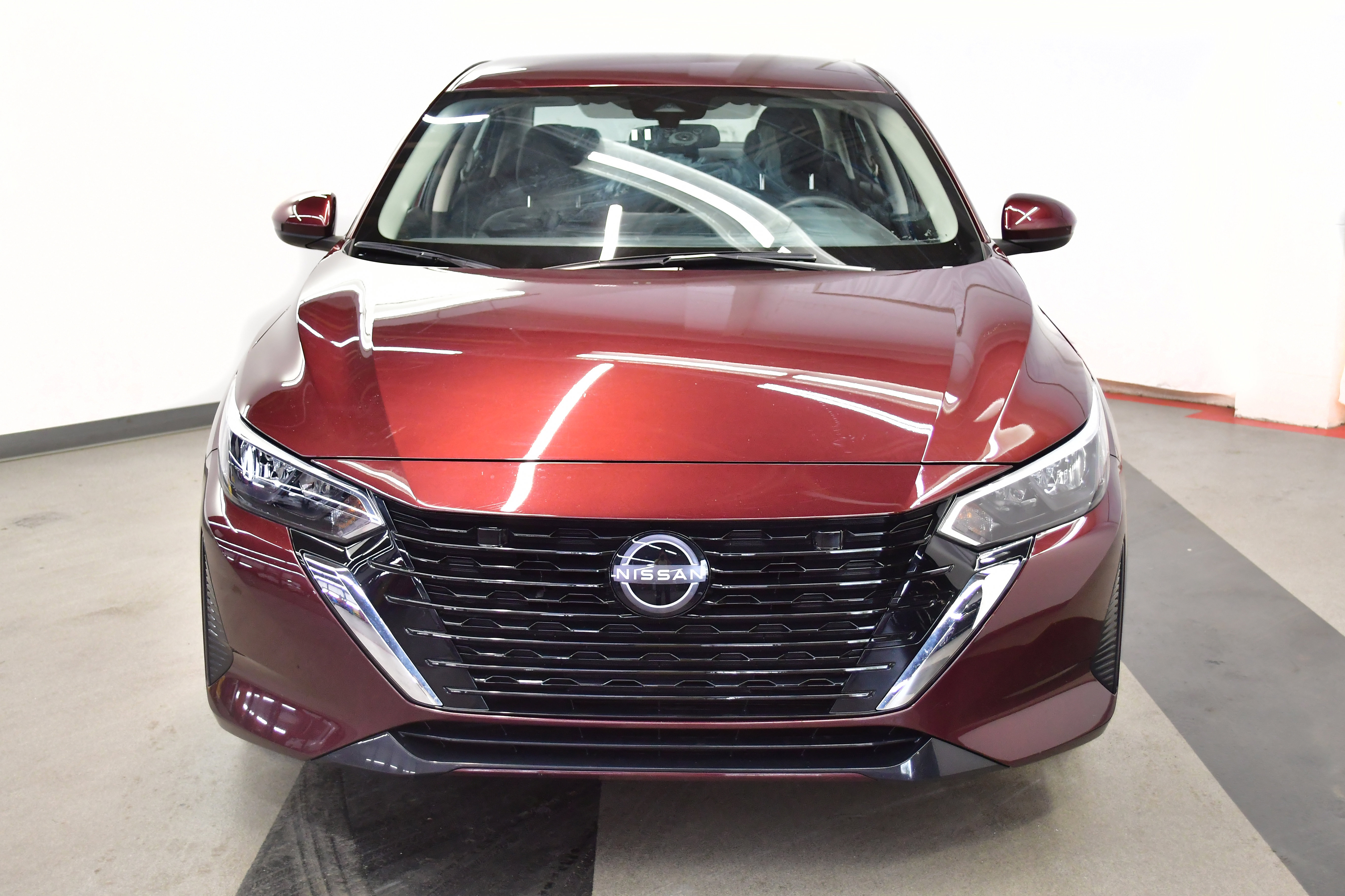 Used 2025 Nissan Sentra SV FWD image 3