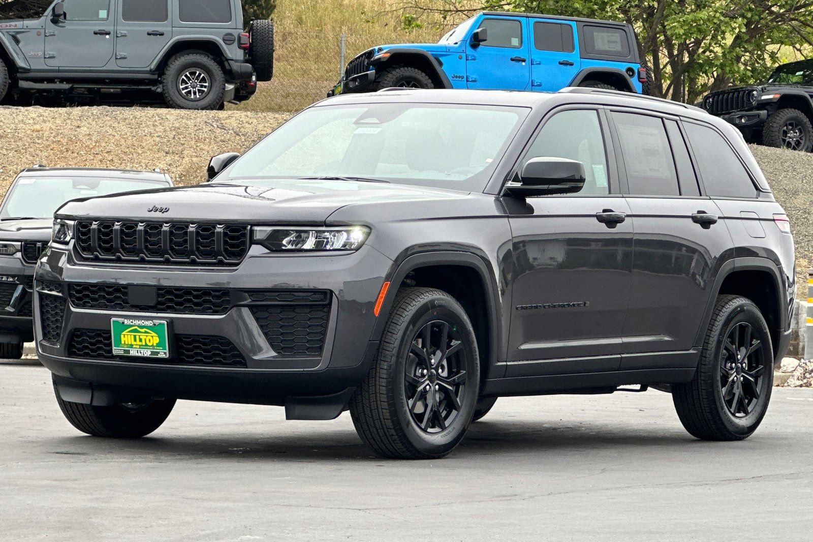 New 2026 Jeep Grand Cherokee Altitude AWD/4WD image 8