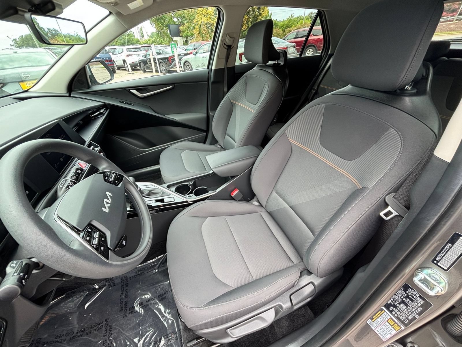 Used 2026 Kia Niro LX FWD image 33