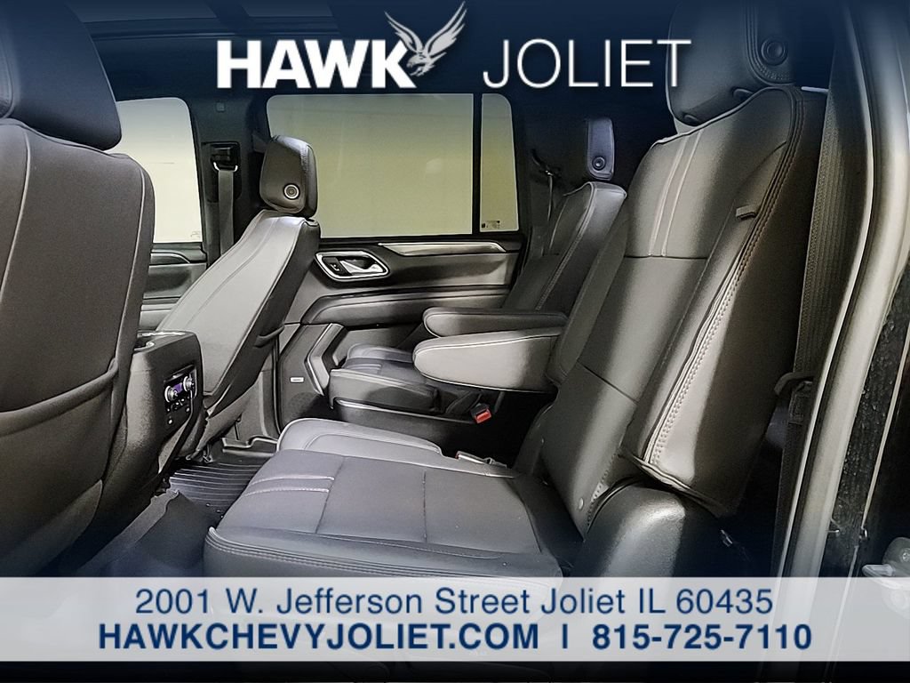 Used 2023 Chevrolet Suburban RST w/ Sport Performance Package AWD/4WD image 13
