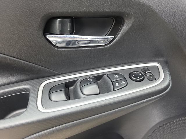 Used 2024 Nissan Versa SR FWD image 27