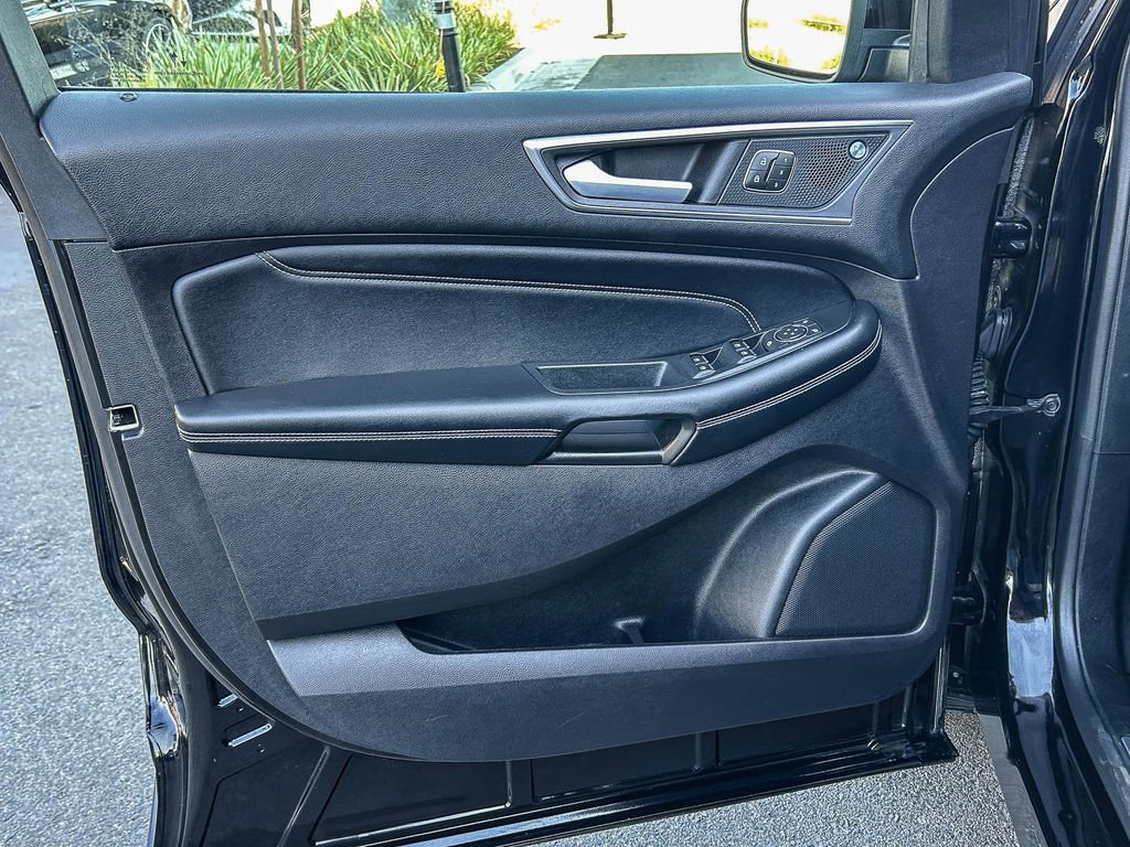 Used 2022 Ford Edge Titanium w/ Equipment Group 301A AWD/4WD image 26