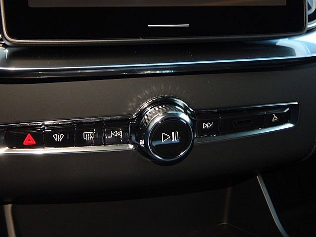 New 2026 Volvo XC90 B6 Plus w/ Protection Package image 19