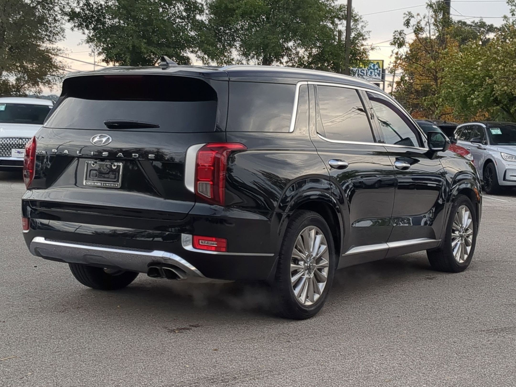 Used 2020 Hyundai Palisade Limited image 3