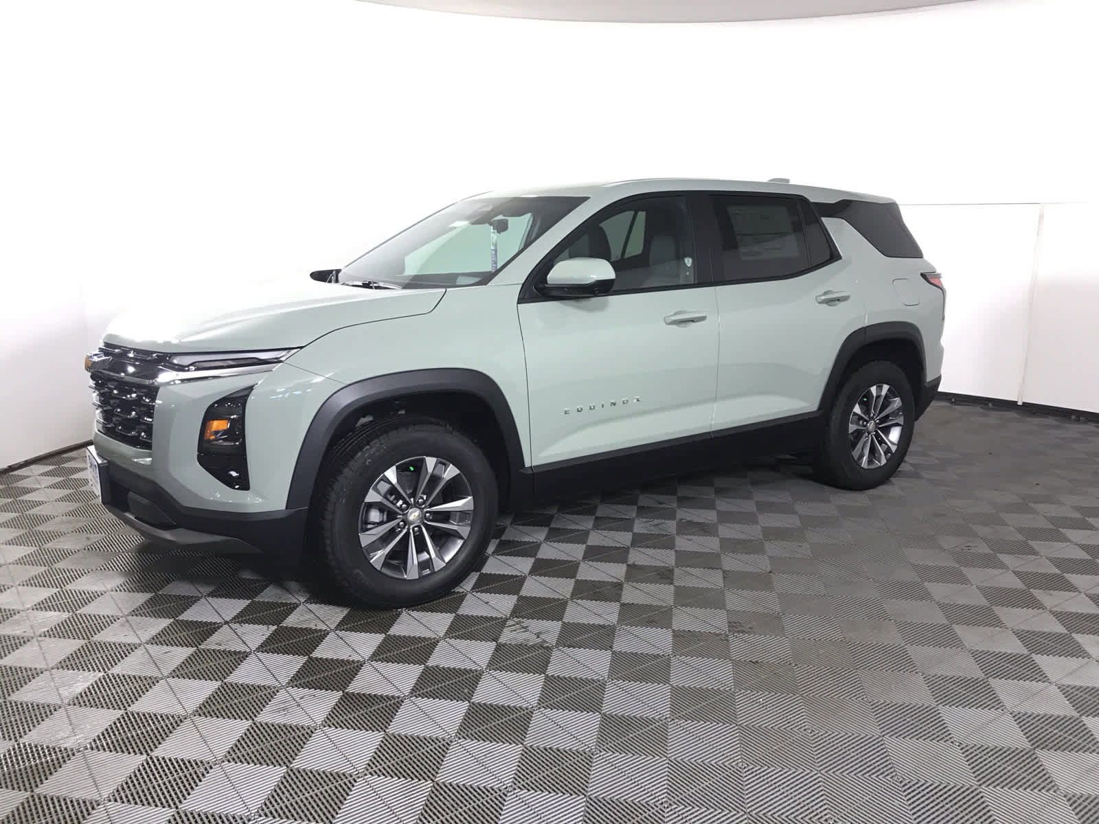 New 2026 Chevrolet Equinox LT w/ Convenience Package II image 3