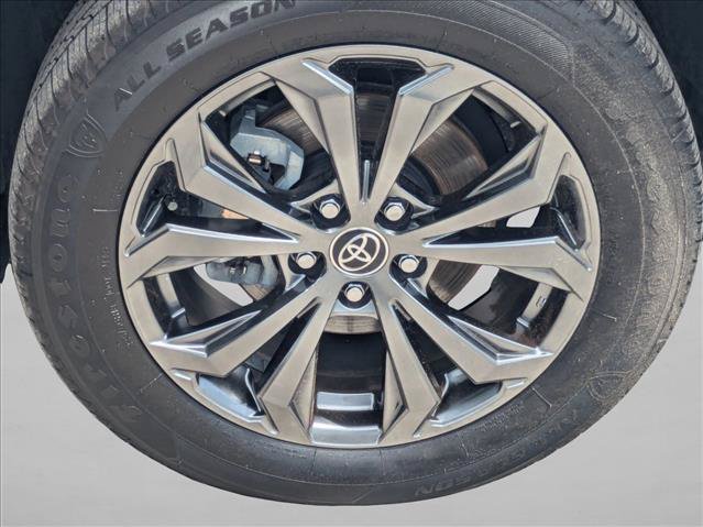 Used 2022 Toyota RAV4 XLE Premium AWD/4WD image 23
