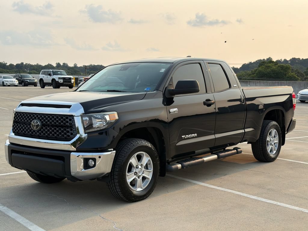 Used 2020 Toyota Tundra SR5 w/ SR5 Convenience Package AWD/4WD image 2