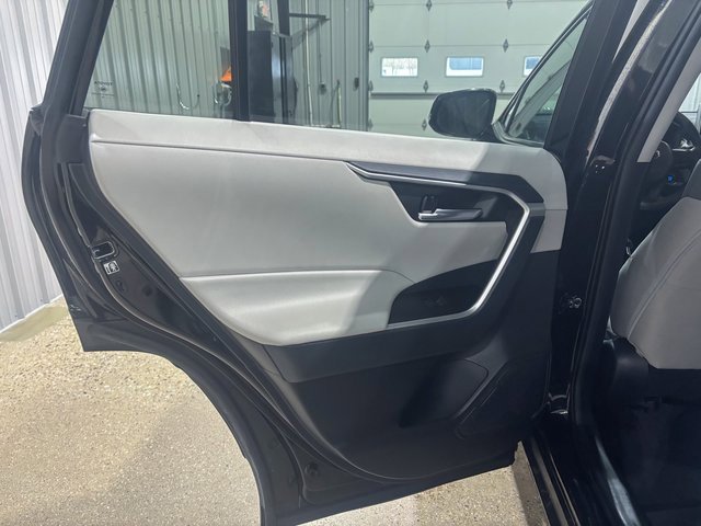 Used 2019 Toyota RAV4 XLE image 22