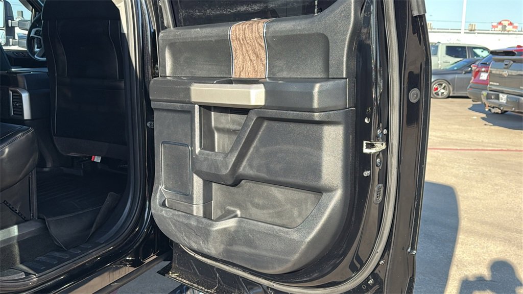 Used 2017 Ford F250 Lariat w/ FX4 Off-Road Package image 28