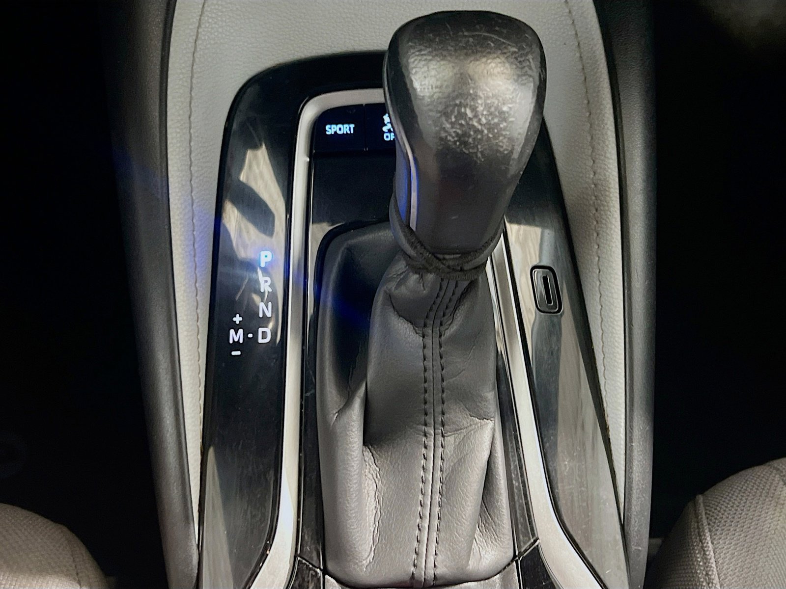 Used 2020 Toyota Corolla SE image 12