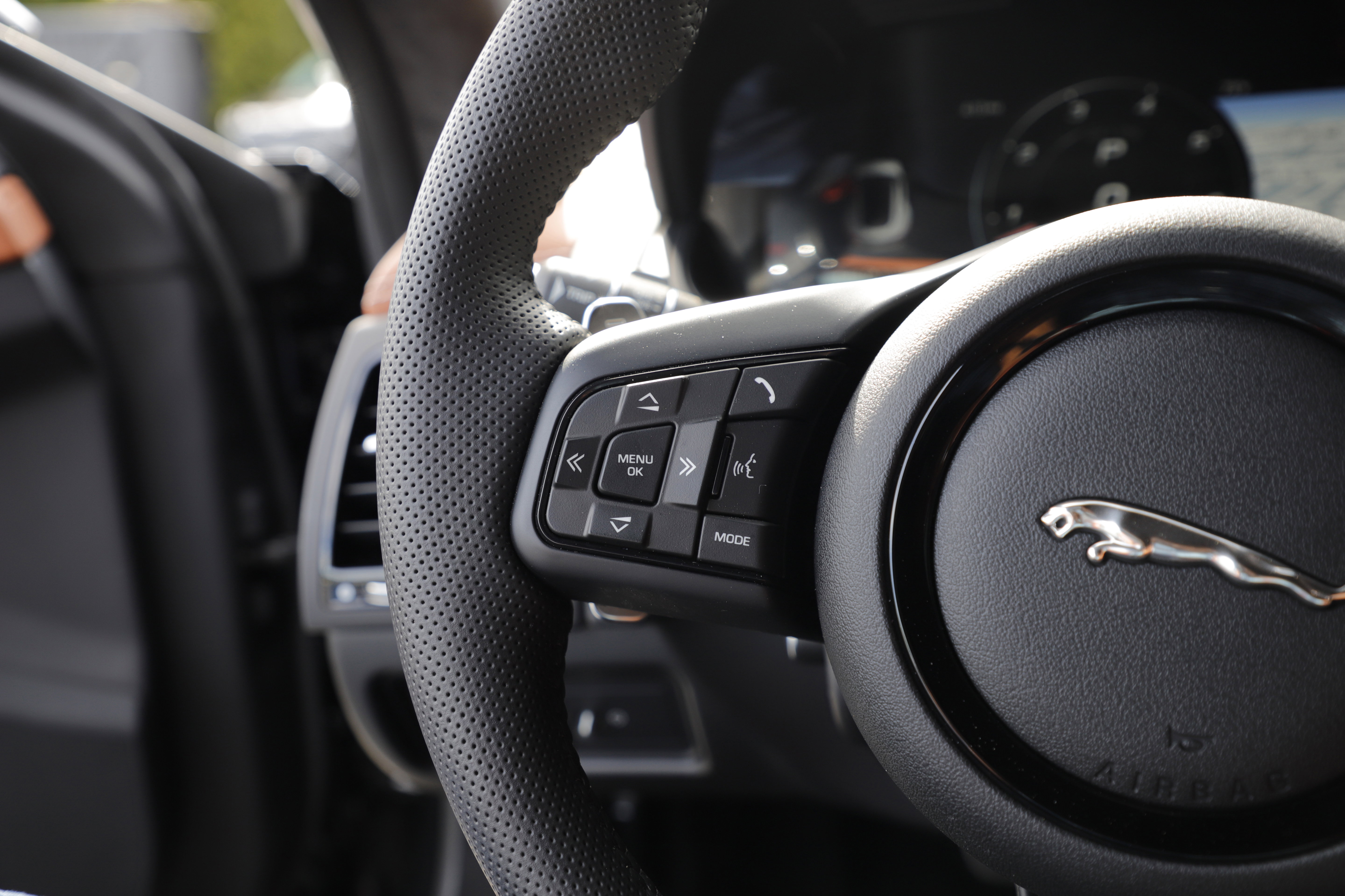 New 2024 Jaguar F-TYPE R AWD/4WD image 18