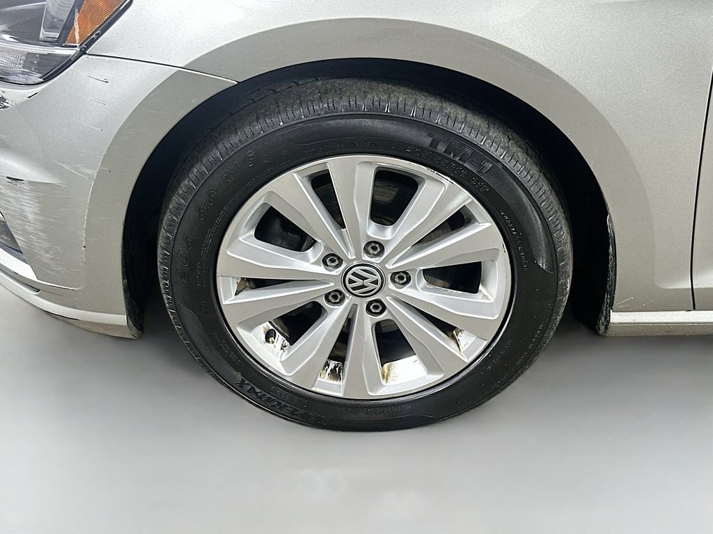 Used 2018 Volkswagen Golf SE FWD image 8