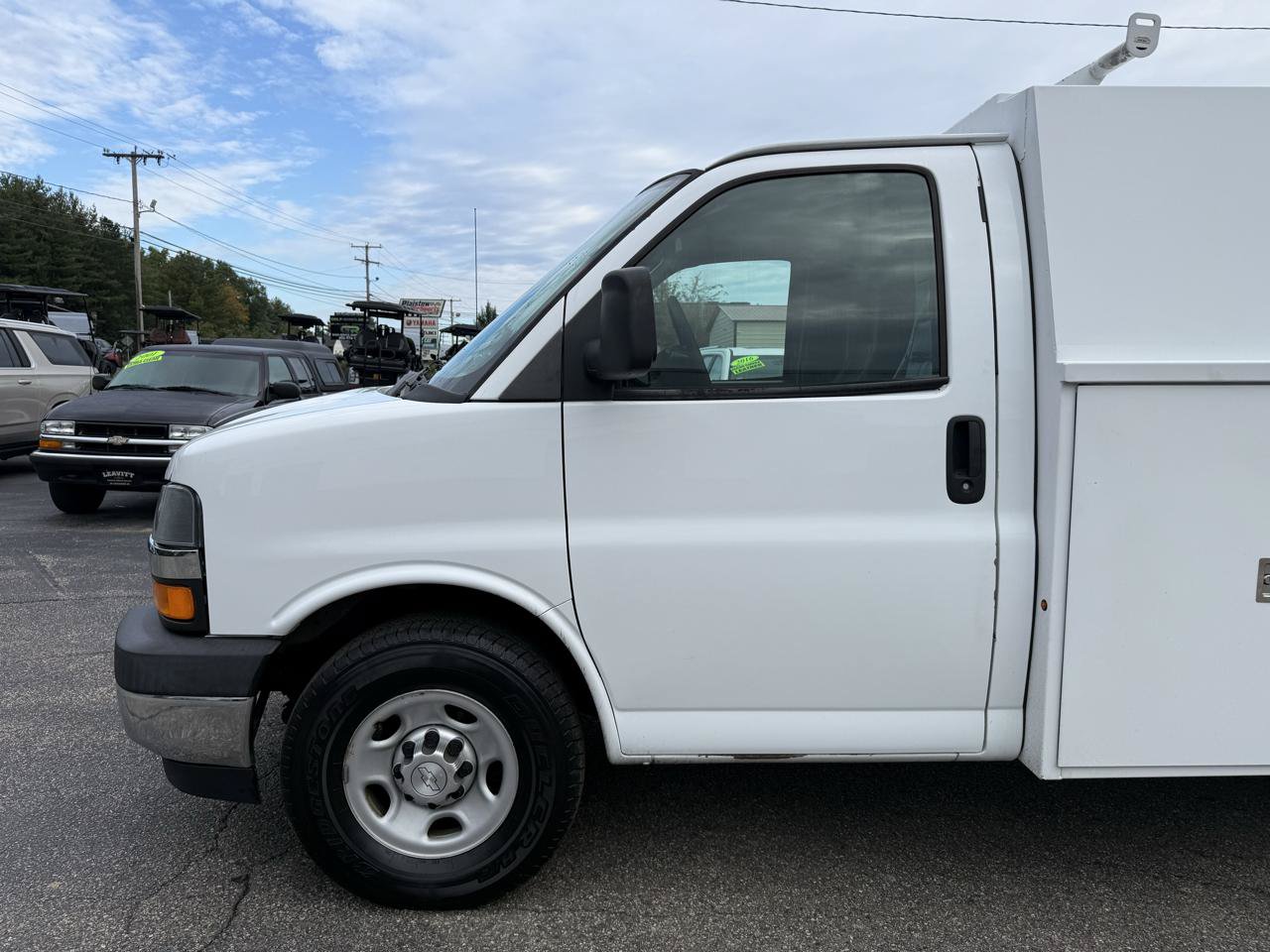Used 2017 Chevrolet Express 3500 RWD image 5