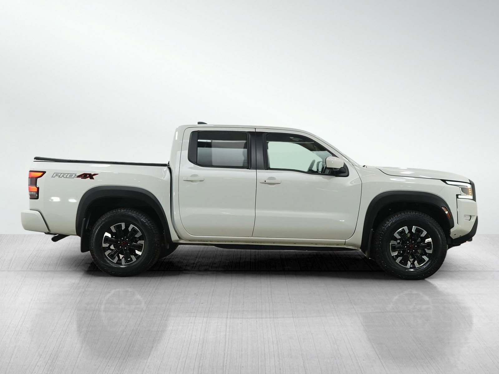 Used 2024 Nissan Frontier PRO-4X w/ Pro Convenience Package image 6