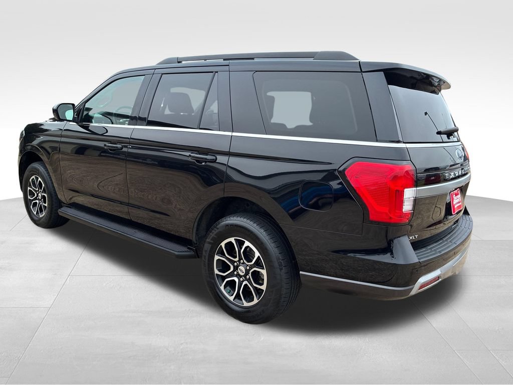 Used 2024 Ford Expedition XLT AWD/4WD image 3
