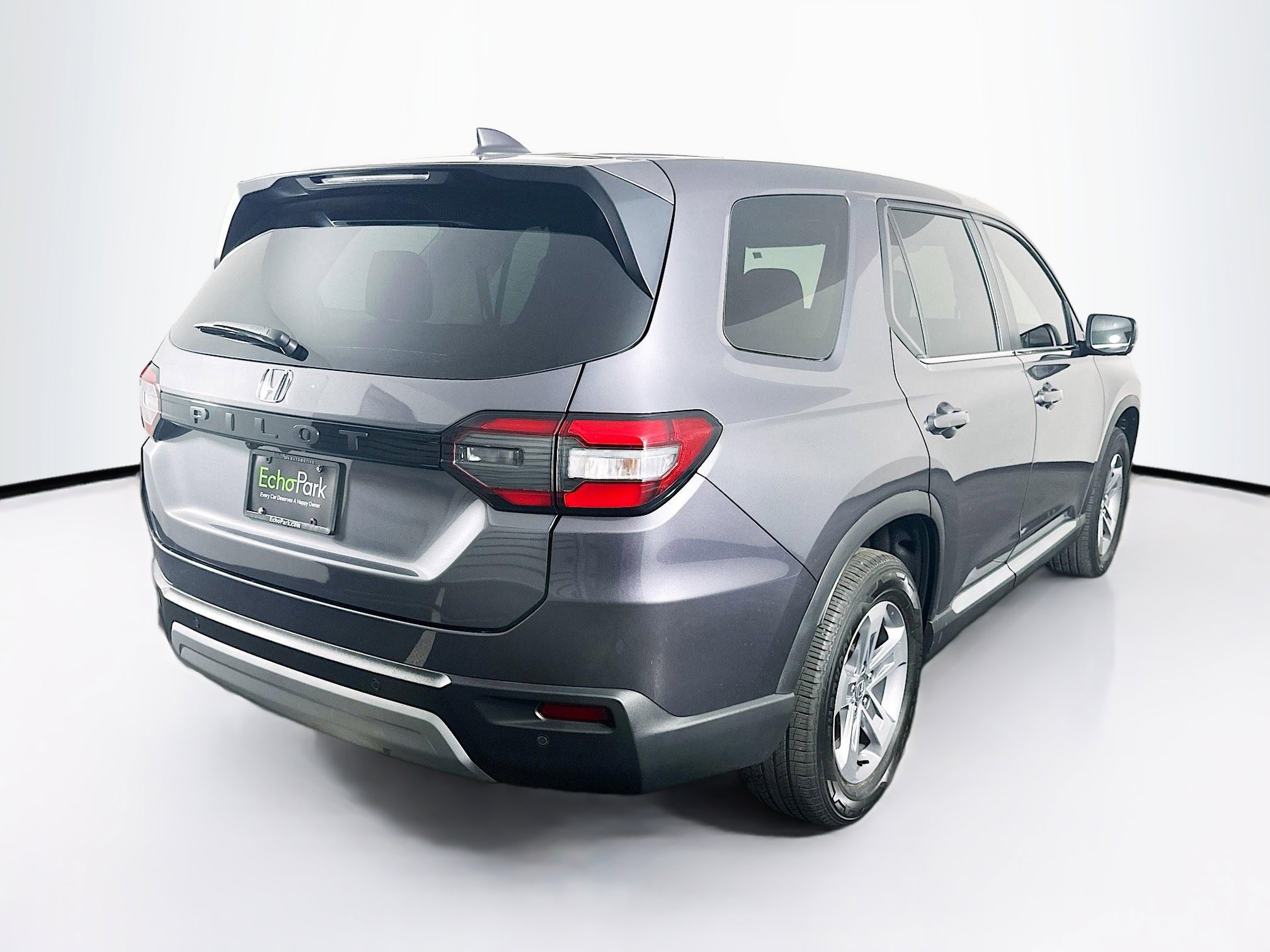 Used 2025 Honda Pilot EX-L image 9