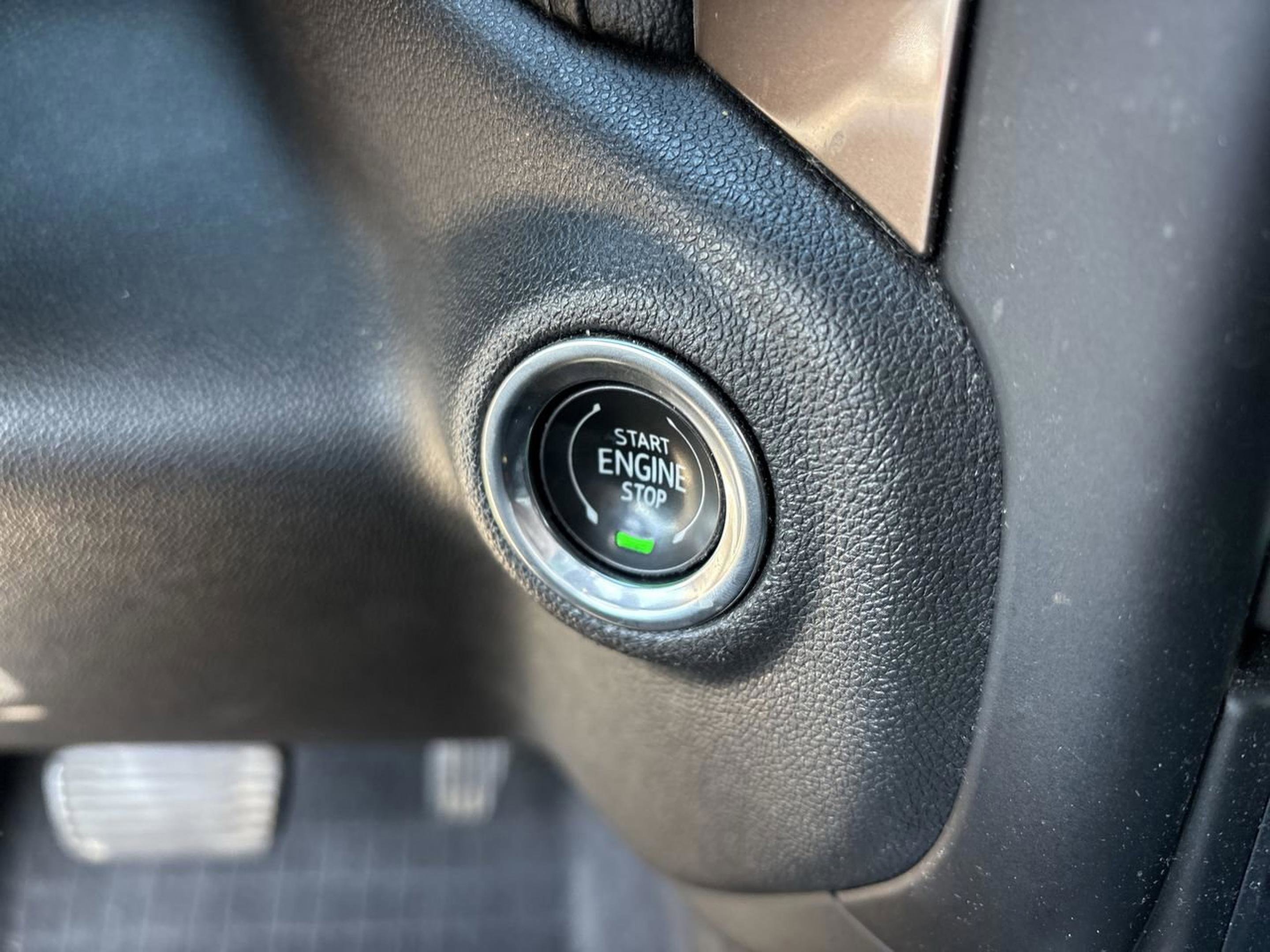 Used 2020 Chevrolet Silverado 1500 High Country w/ Technology Package image 28