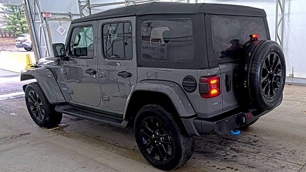 Used 2023 Jeep Wrangler Unlimited Sahara w/ Cold Weather Group image 4