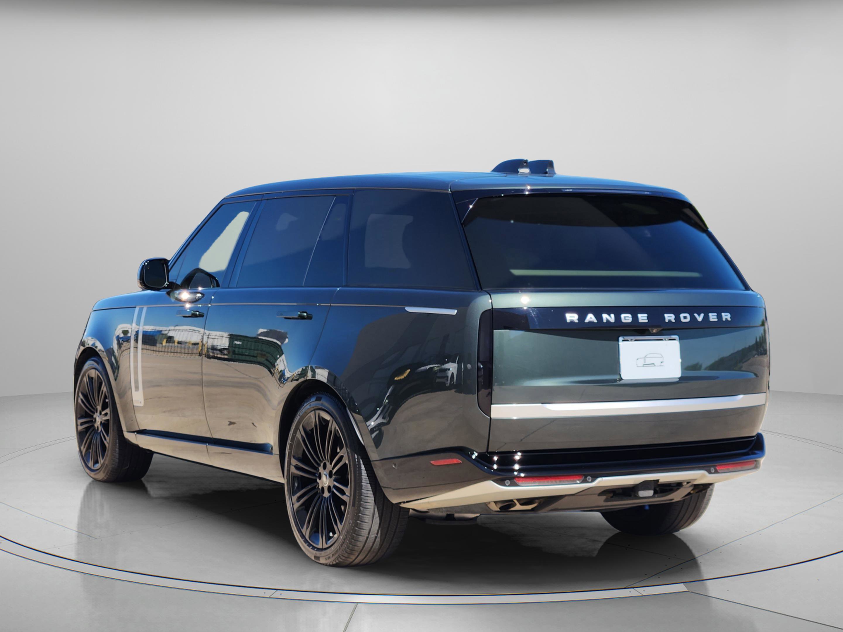 Certified 2025 Land Rover Range Rover Long Wheelbase Autobiography AWD/4WD image 3