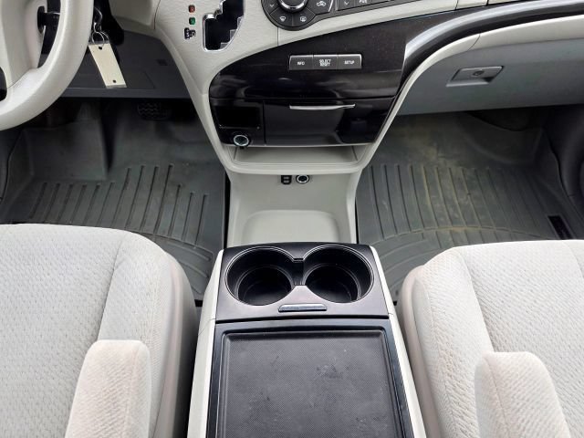 Used 2014 Toyota Sienna LE AWD/4WD image 34