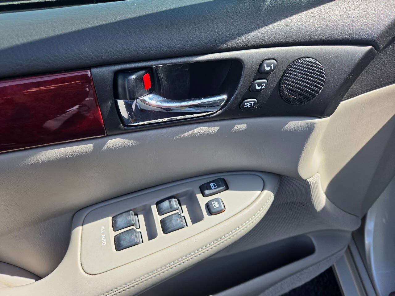 Used 2002 Lexus ES 330 FWD image 13