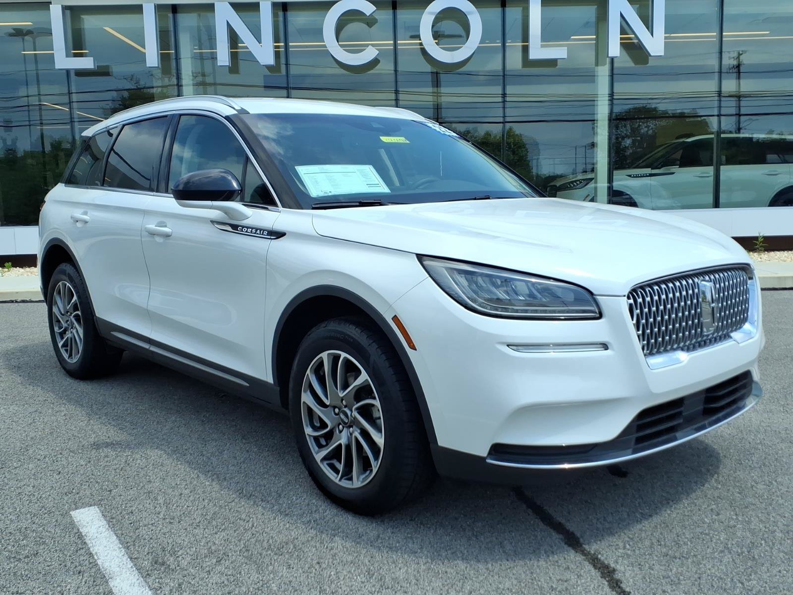 Certified 2022 Lincoln Corsair AWD w/ Equipment Group 101A image 1