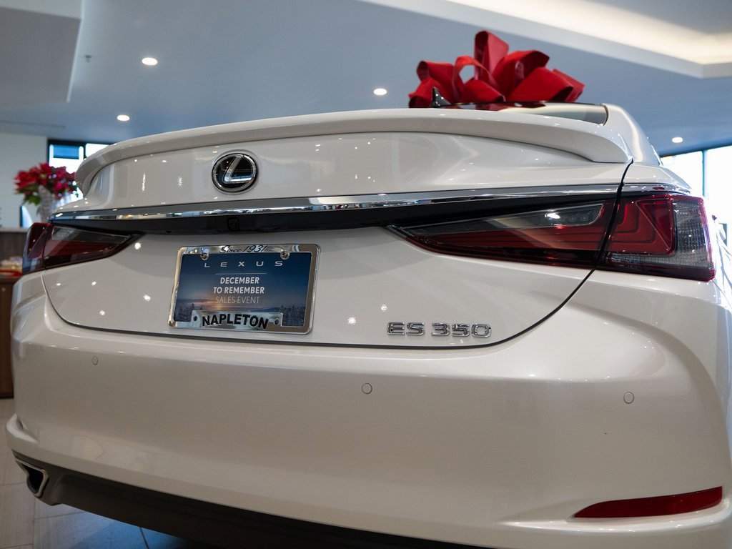 New 2025 Lexus ES 350 Luxury image 9