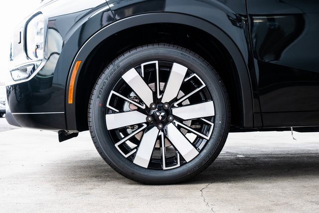 New 2025 Mitsubishi Outlander AWD image 7