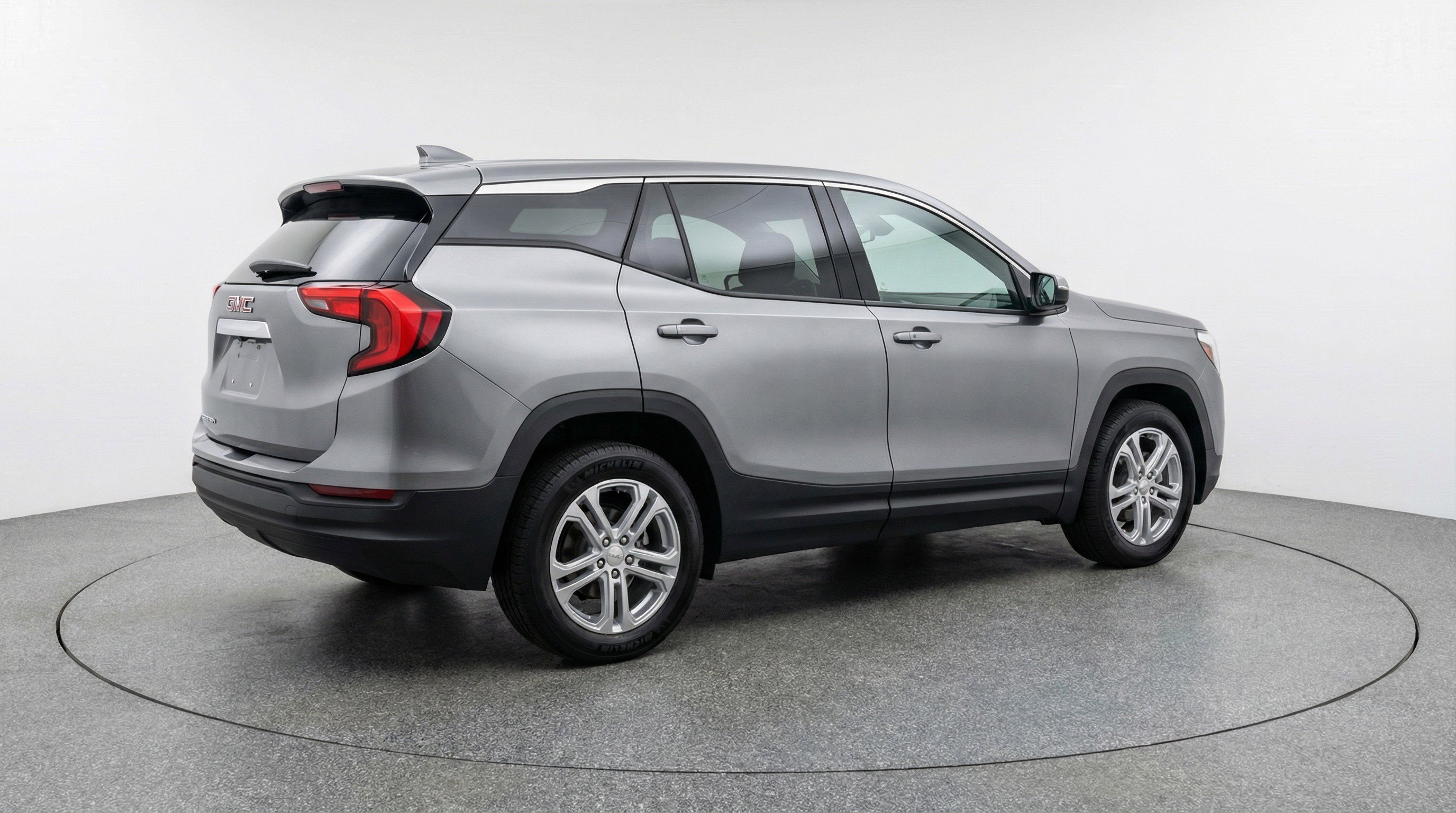 Used 2024 GMC Terrain SLE FWD image 9