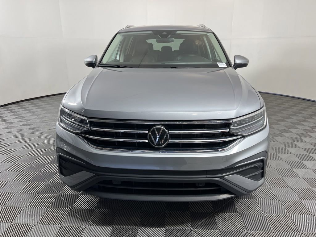 Used 2024 Volkswagen Tiguan SE image 17