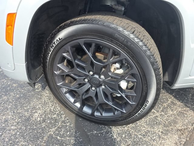Used 2025 Jeep Grand Cherokee Summit AWD/4WD image 57